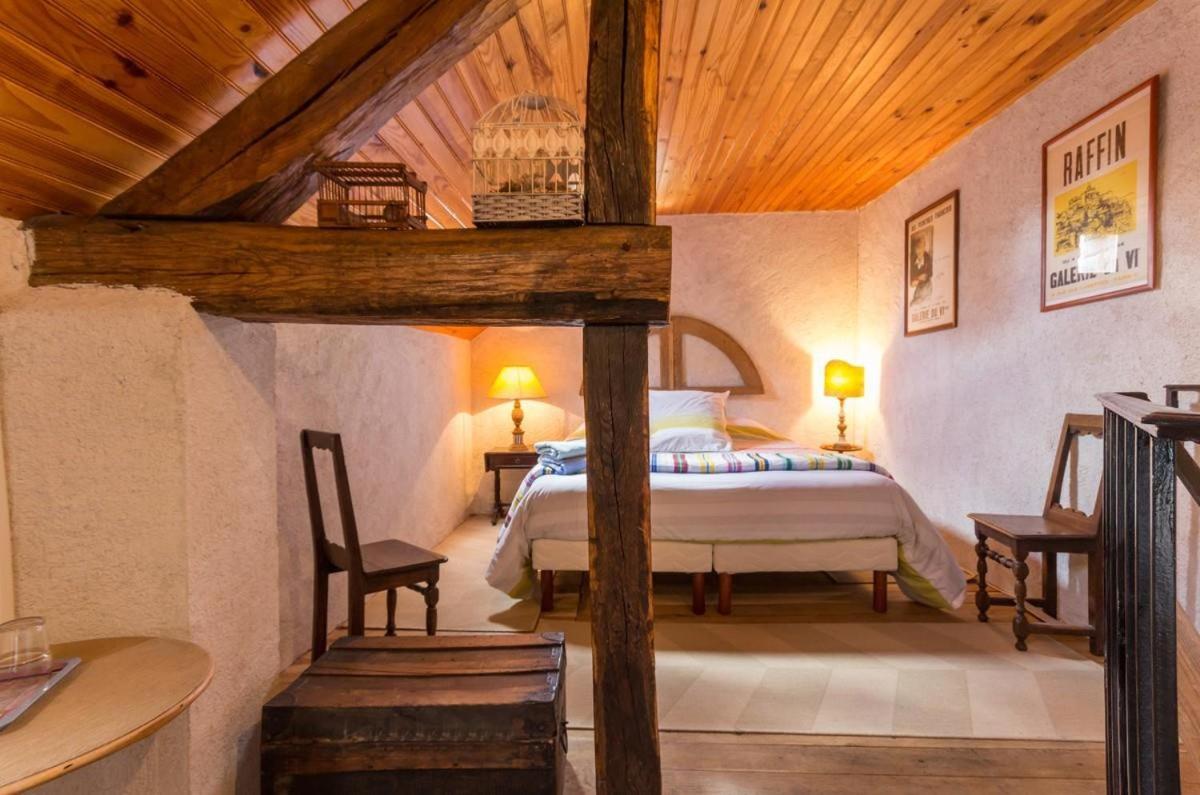 La Maison Bleue Arquian Bagian luar foto